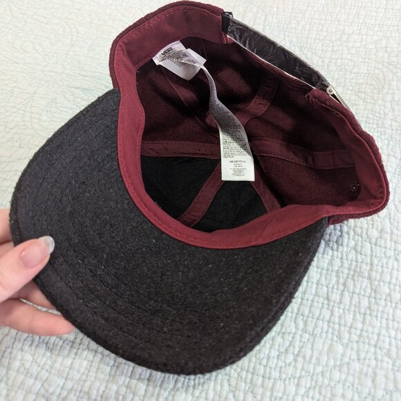 Vans black and maroon hat- Never worn- Still has plastic wrapping on it - Picture 2 of 3
